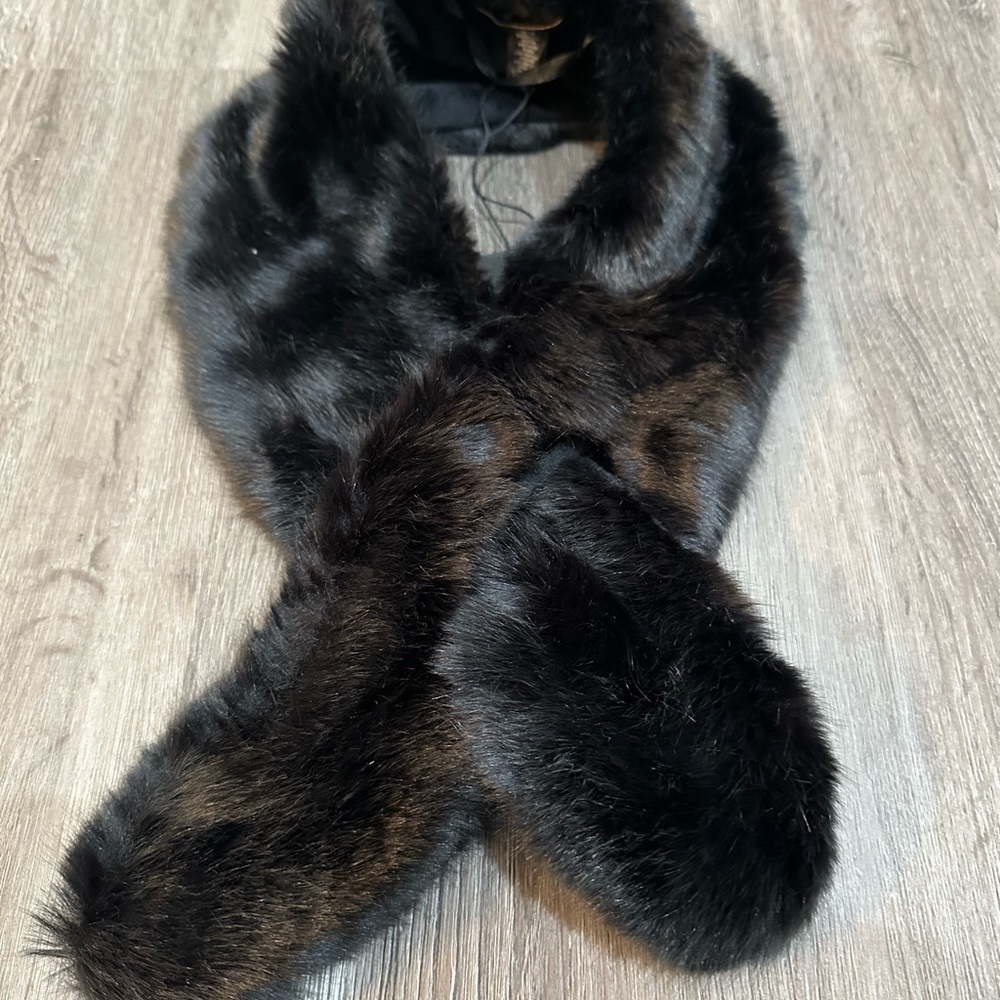 Elegant Black Faux Fur Scarf